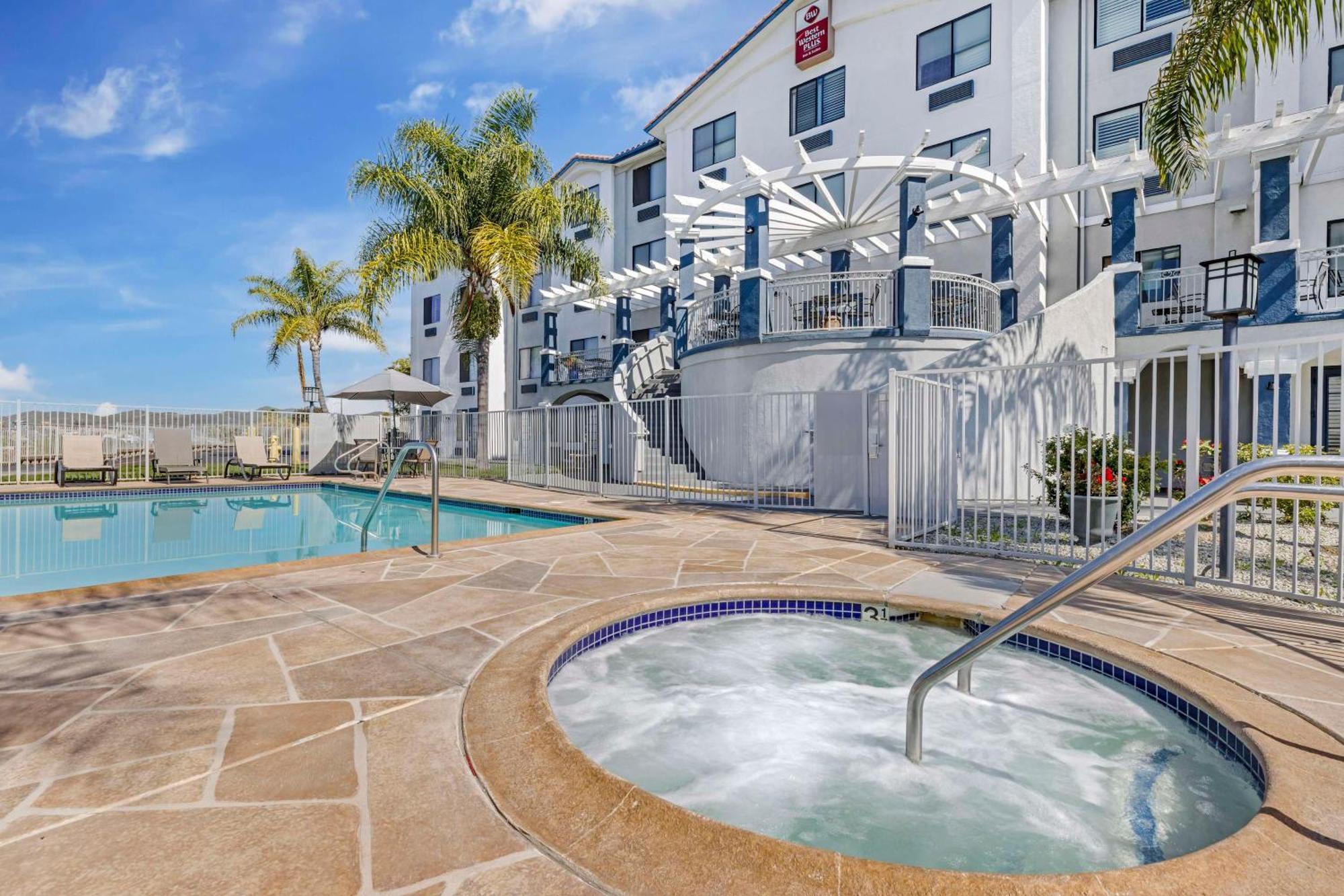 Best Western Plus Lake Elsinore Inn & Suites Dış mekan fotoğraf