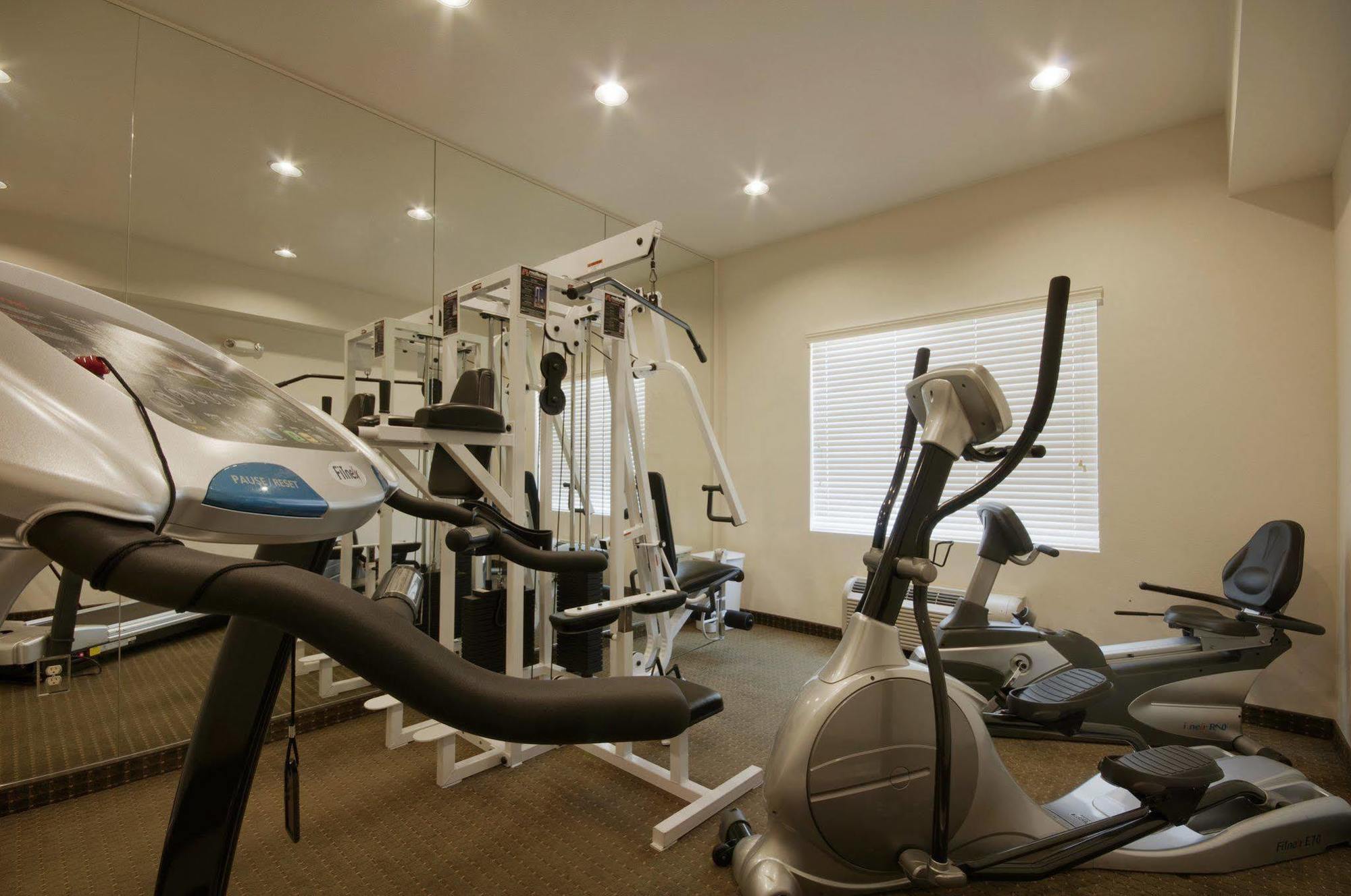 Best Western Plus Lake Elsinore Inn & Suites Dış mekan fotoğraf