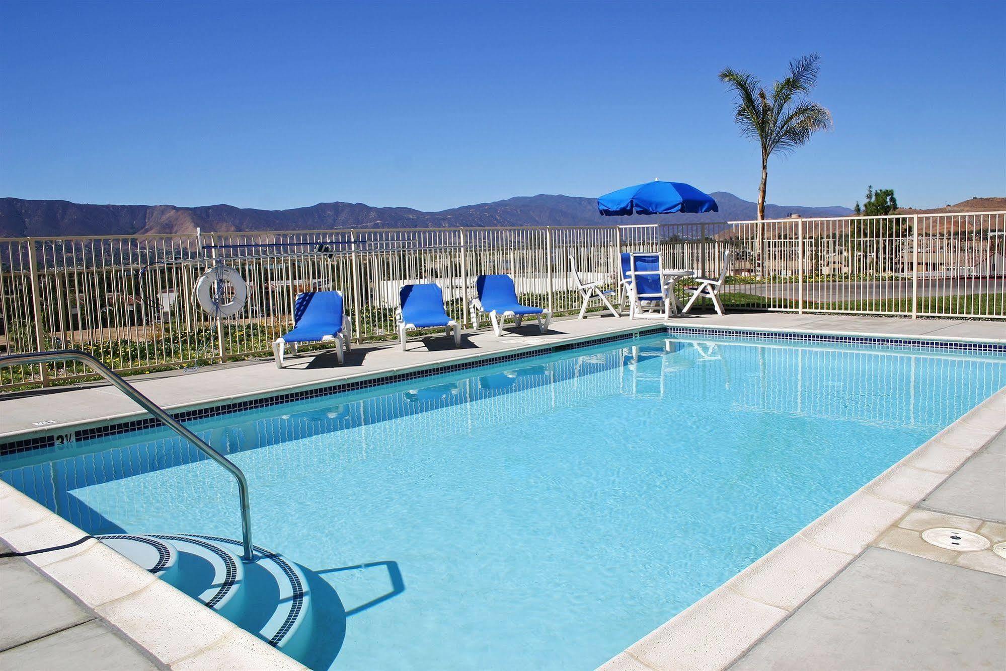 Best Western Plus Lake Elsinore Inn & Suites Dış mekan fotoğraf