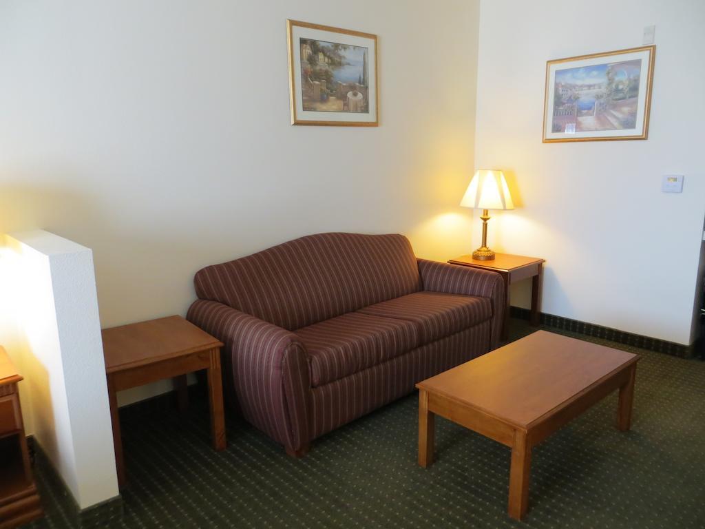 Best Western Plus Lake Elsinore Inn & Suites Dış mekan fotoğraf